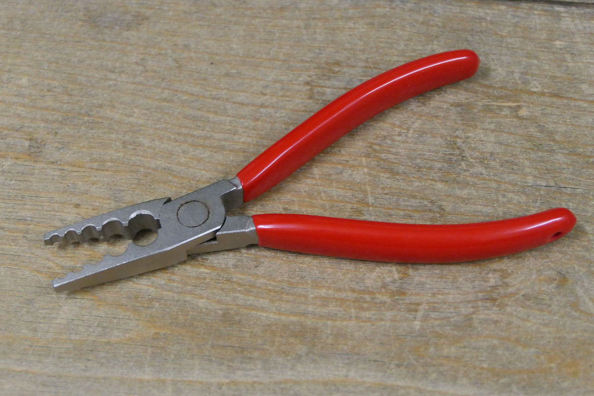 Triangular Ringing Tool Small - 5 Hole - Ringing Pliers - for rings up to 7.0mm – BTO Services Ltd.